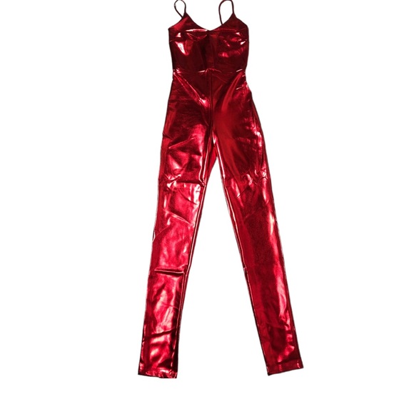 🎃Women’s Red Metallic jumpsuit varios sizes❤️ - Picture 7 of 12